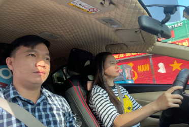 Học Lái Xe Ô Tô Với Thầy Hiếu 